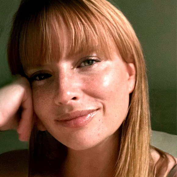 Meet your Posher, Alexis - Picture 1 of 1